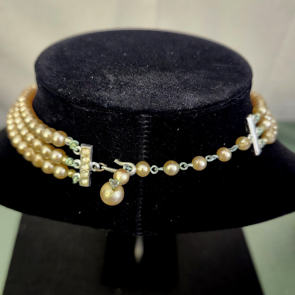 1950s Vintage Faux Pearl Collar Necklace 3 Strand with Silvertone Clasp - Picture 3 of 4